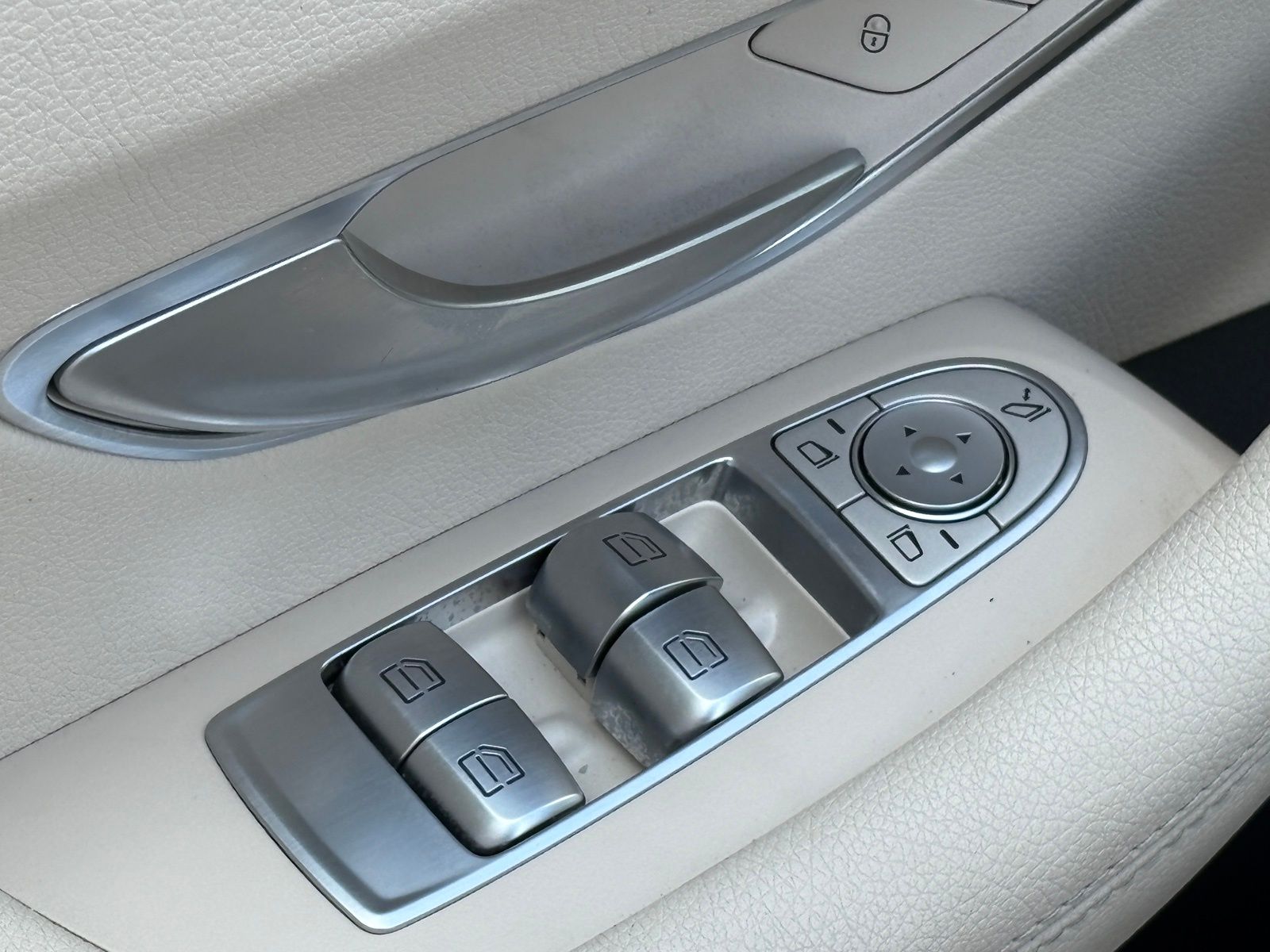 2023 Mercedes-Benz E-Class thumbnail 37