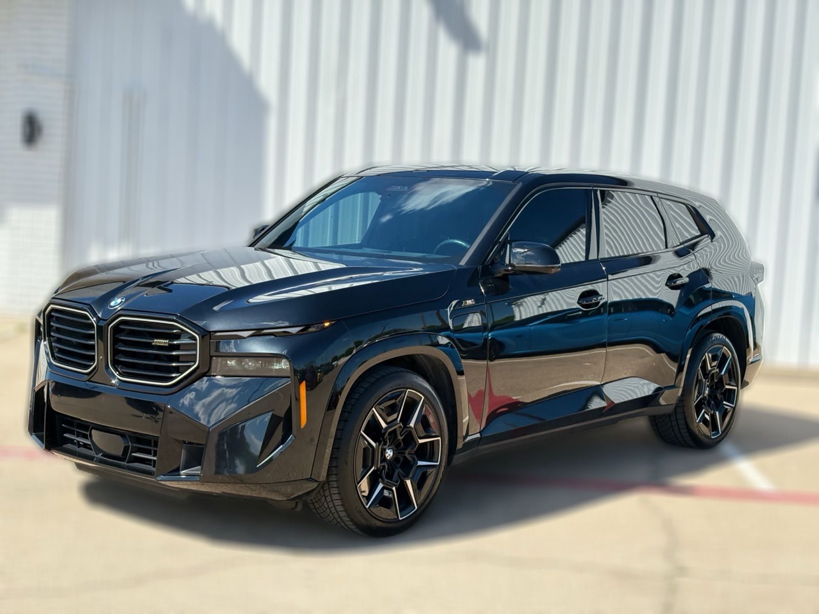 2024 BMW XM - Image 3