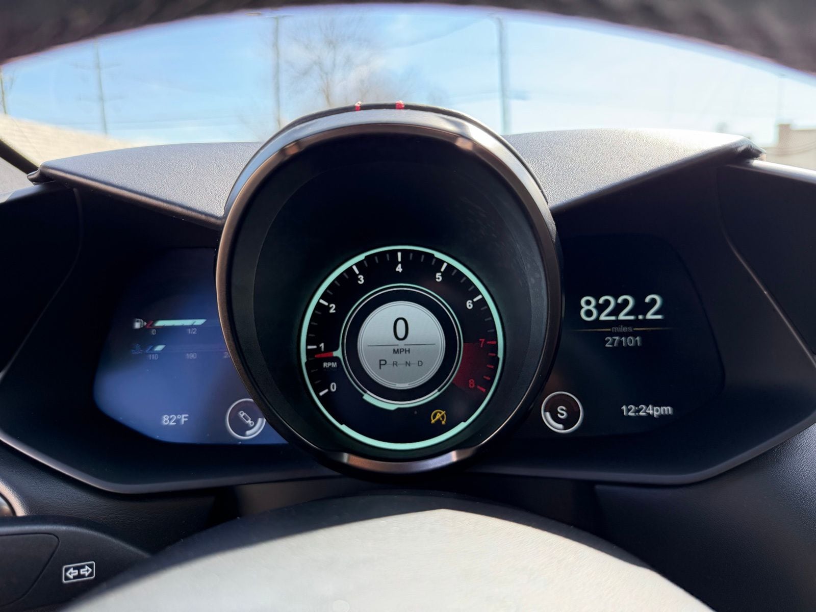 2019 Aston Martin Vantage thumbnail 15