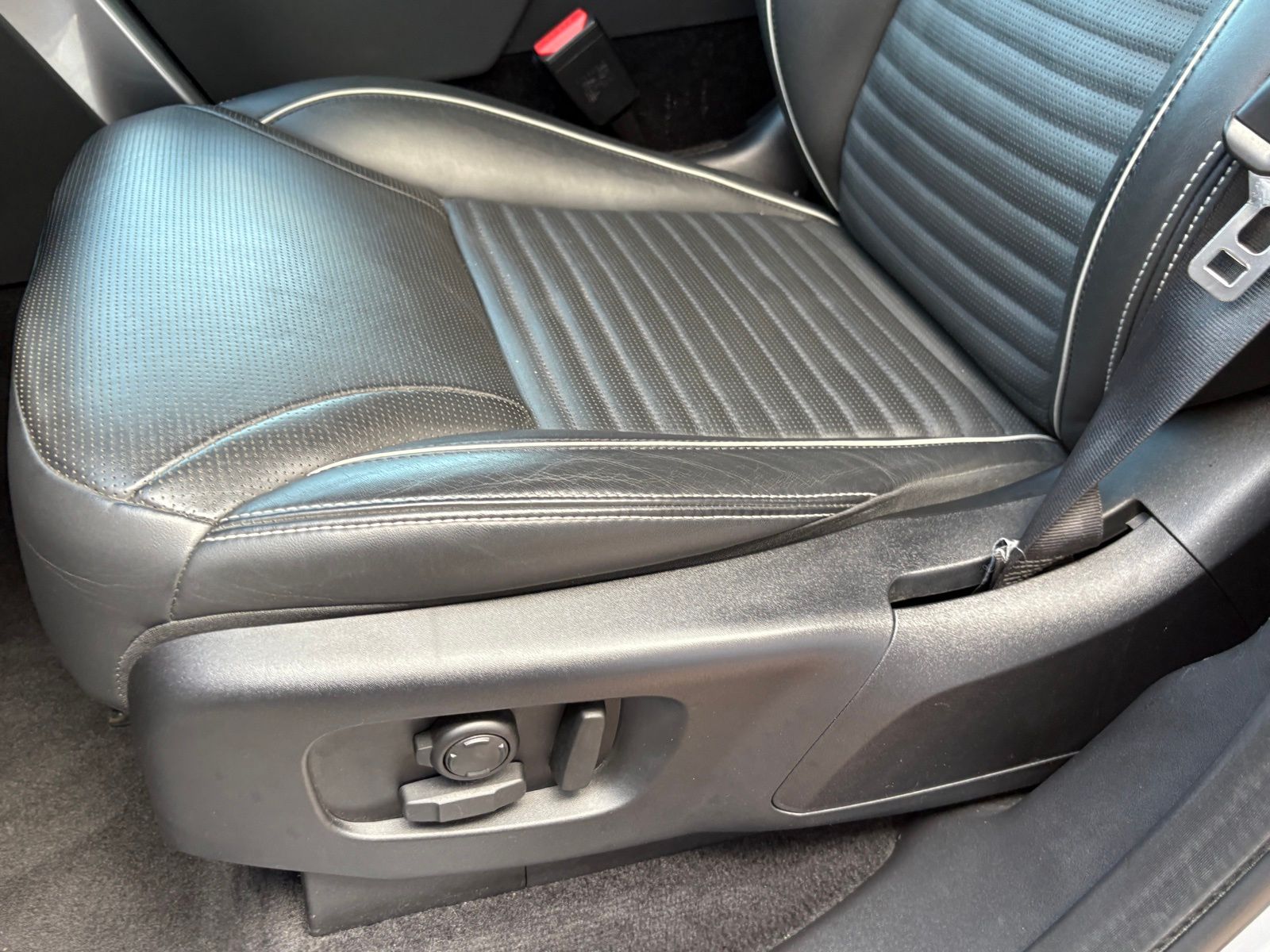 2024 Land Rover Discovery Metropolitan Edition - Photo 37
