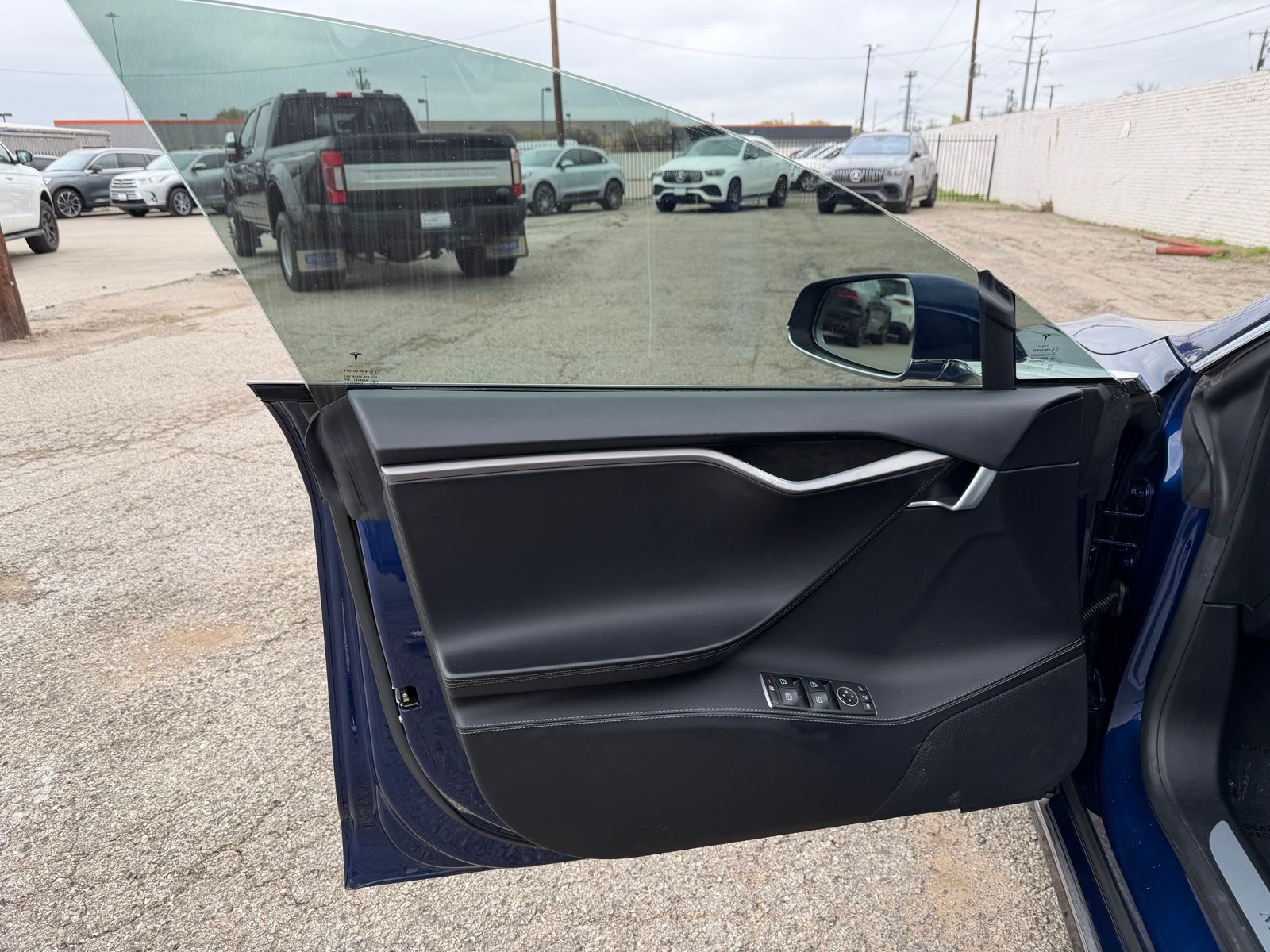 2020 Tesla Model S thumbnail 21