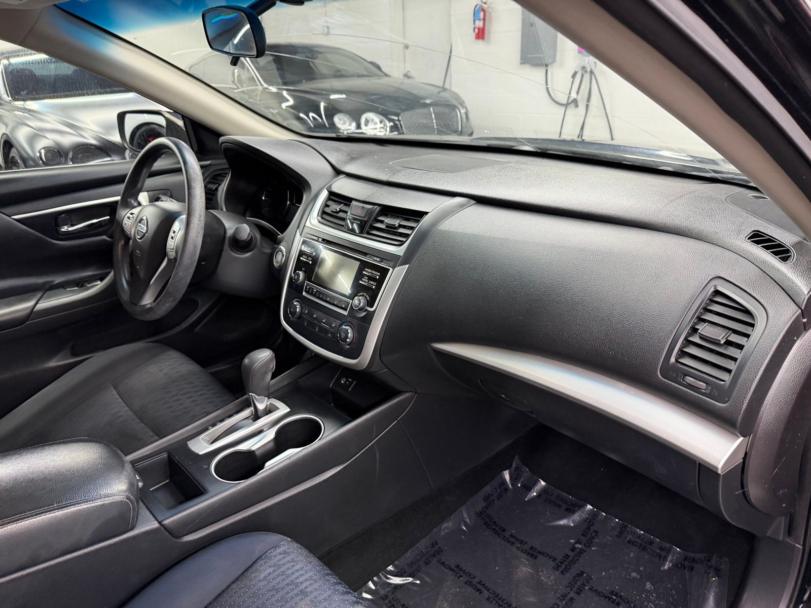 2017 Nissan Altima thumbnail 19