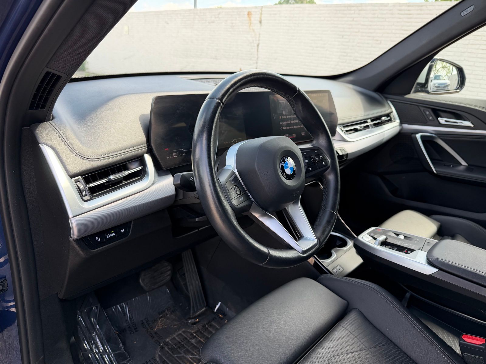 2023 BMW X1 28i - Photo 17