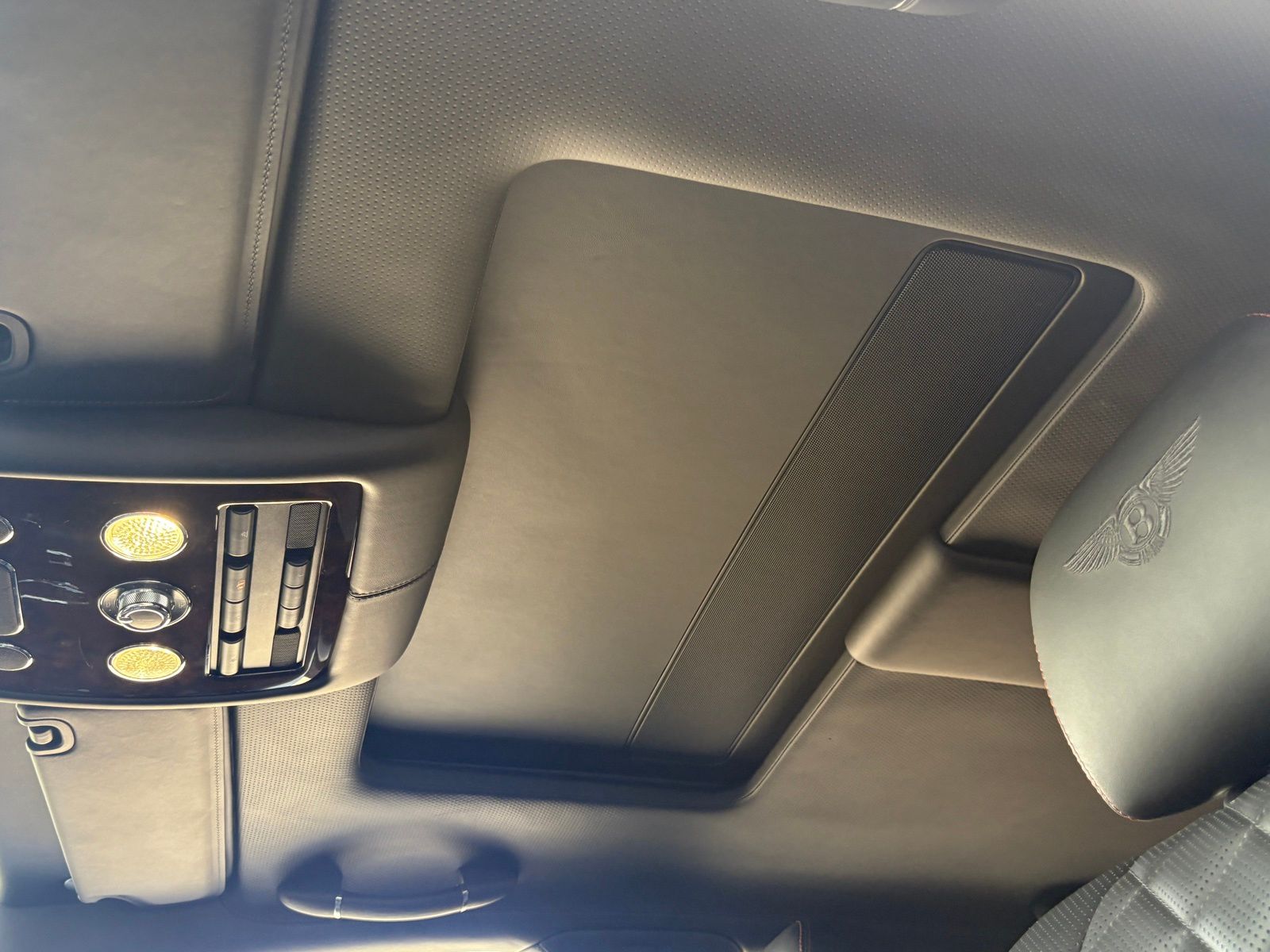 2018 Bentley Flying Spur thumbnail 37