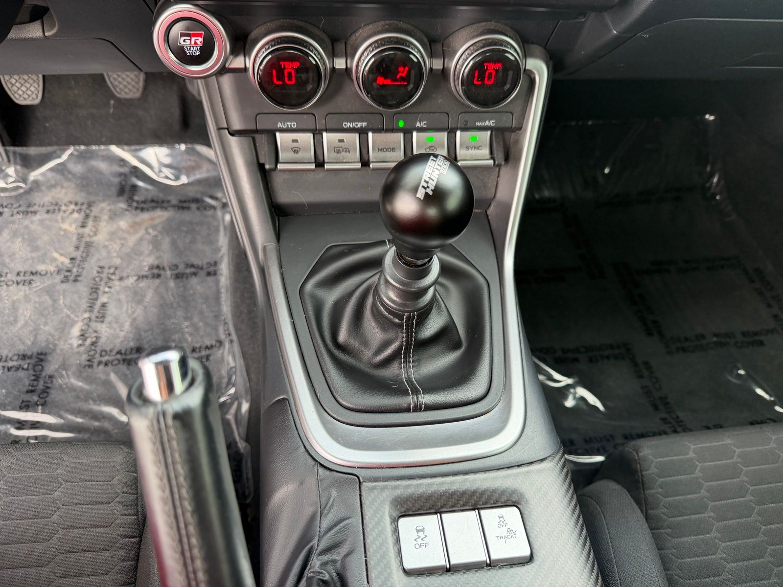 2023 Toyota GR86 thumbnail 17