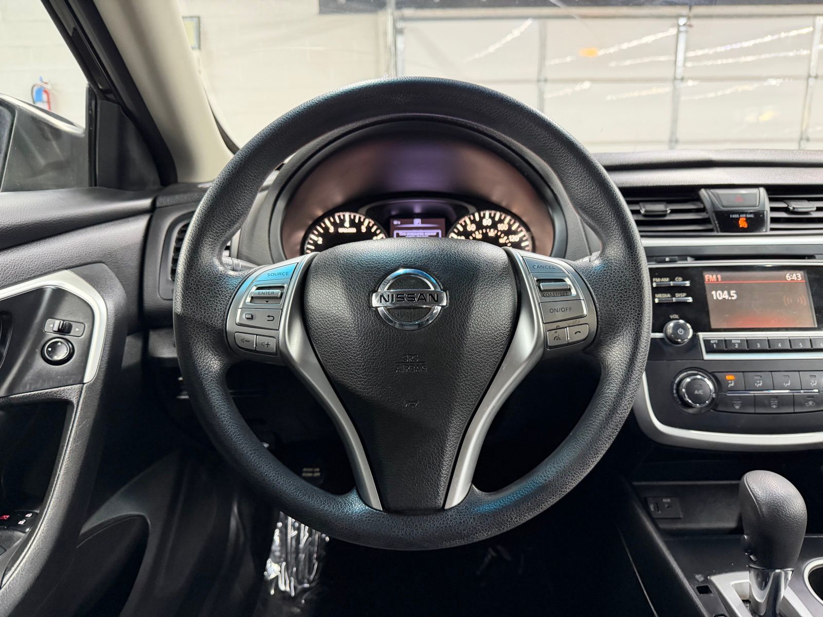 2017 Nissan Altima thumbnail 14