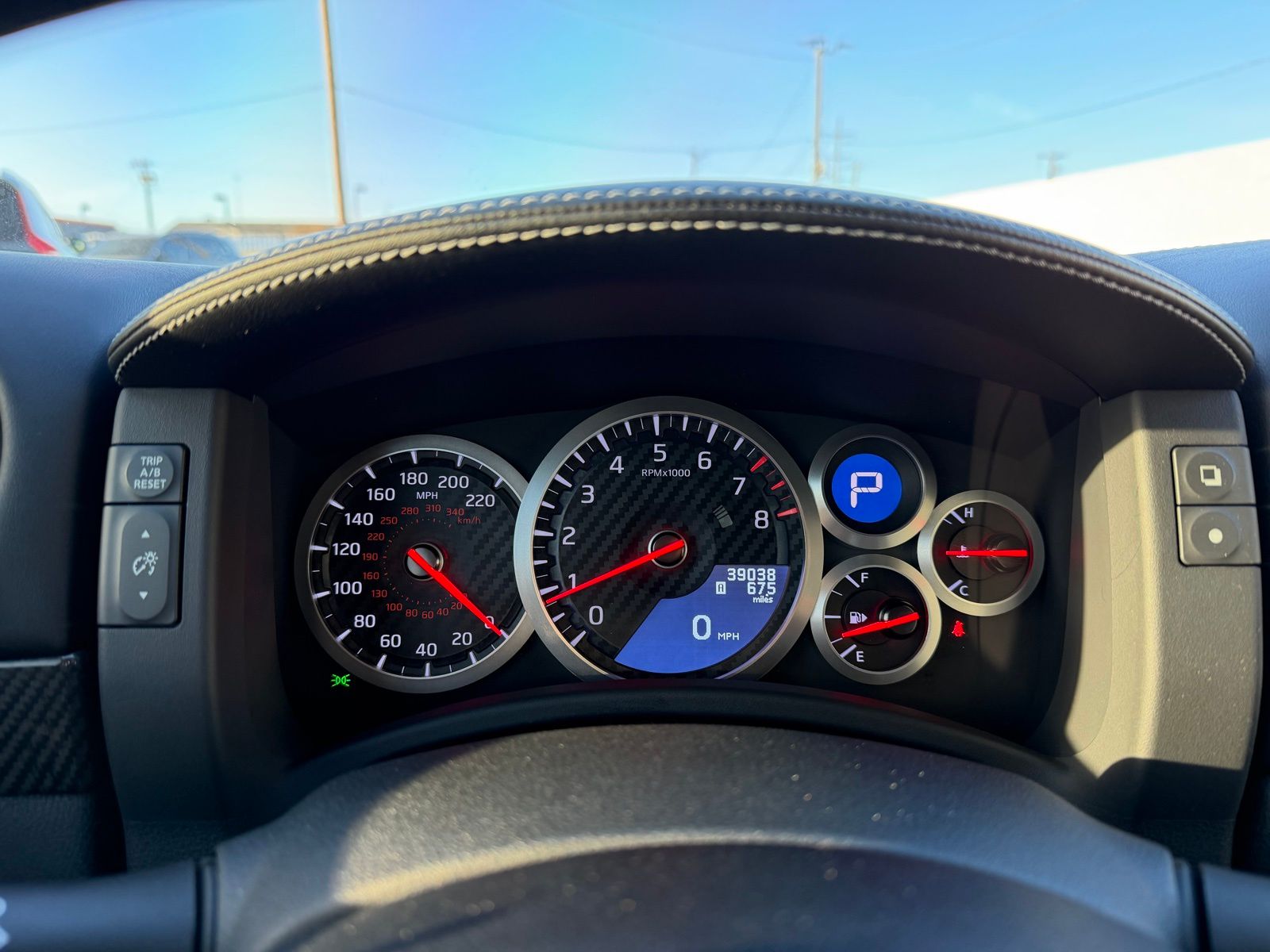 2015 Nissan GT-R thumbnail 15