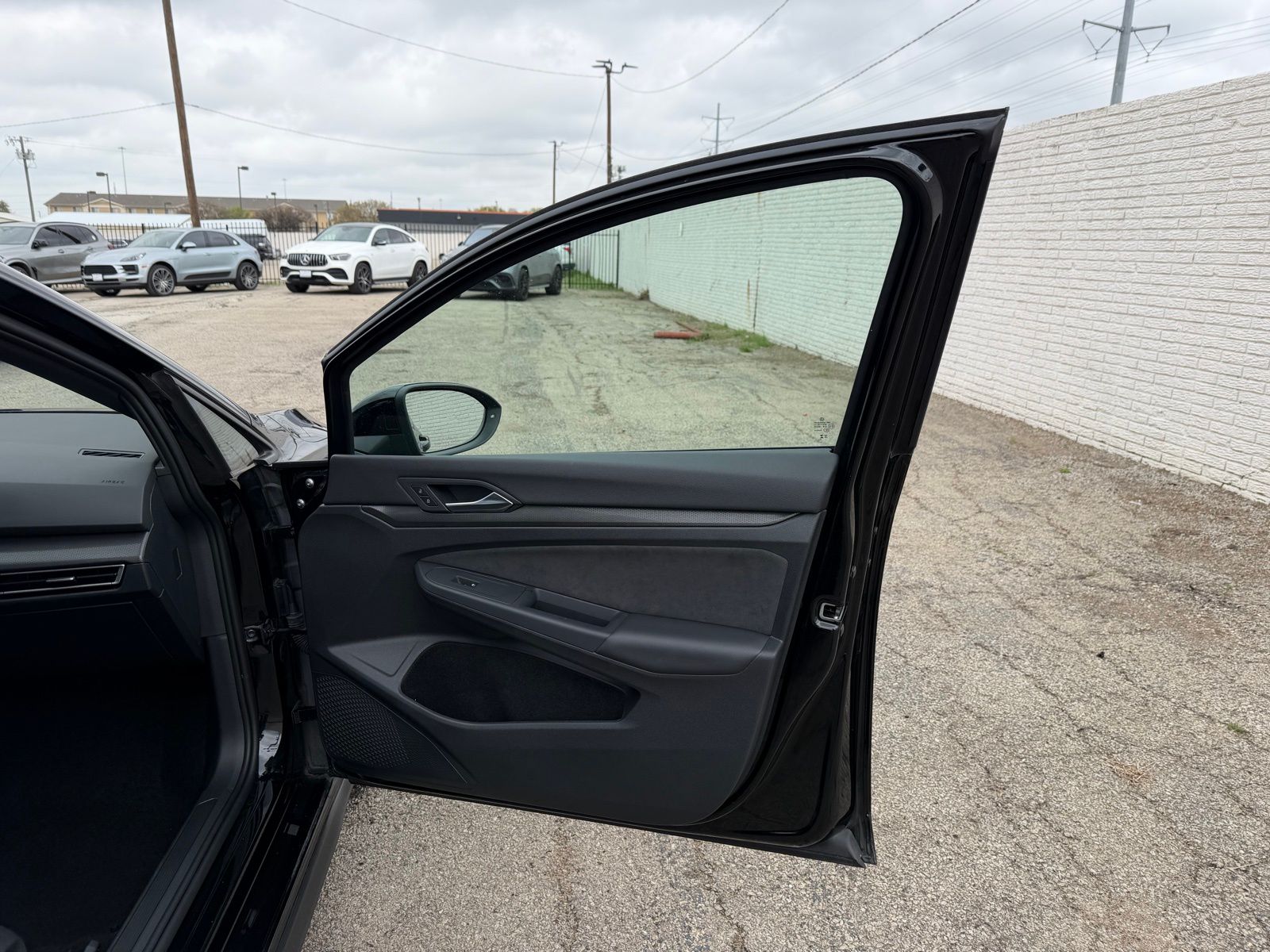 2024 Volkswagen Golf GTI thumbnail 26