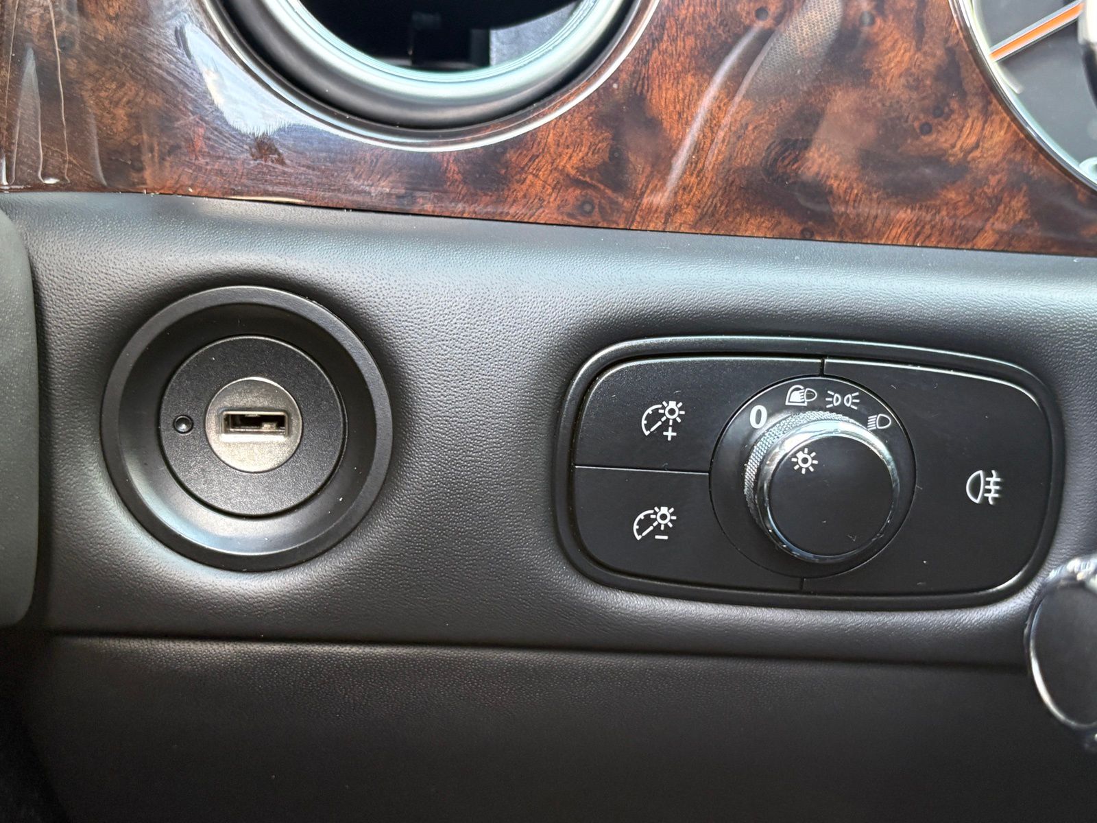 2018 Bentley Flying Spur thumbnail 22