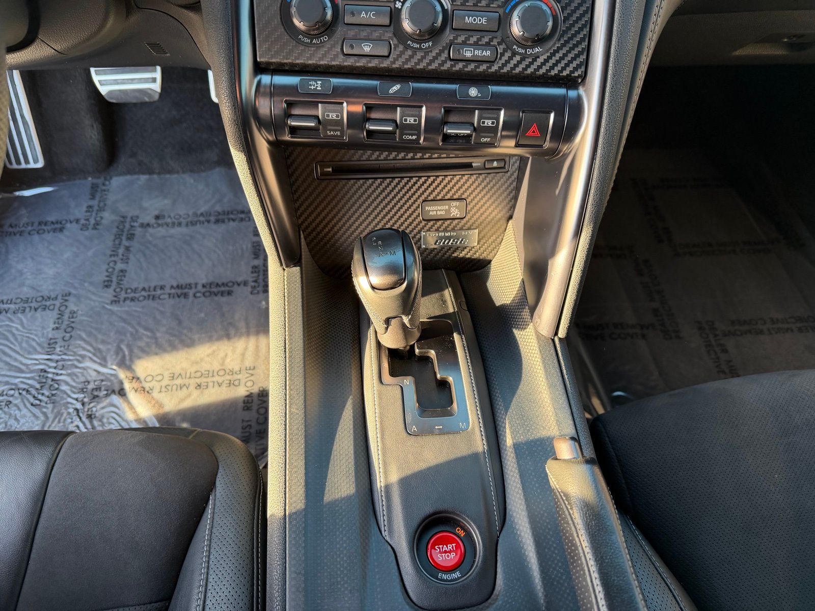 2015 Nissan GT-R thumbnail 17