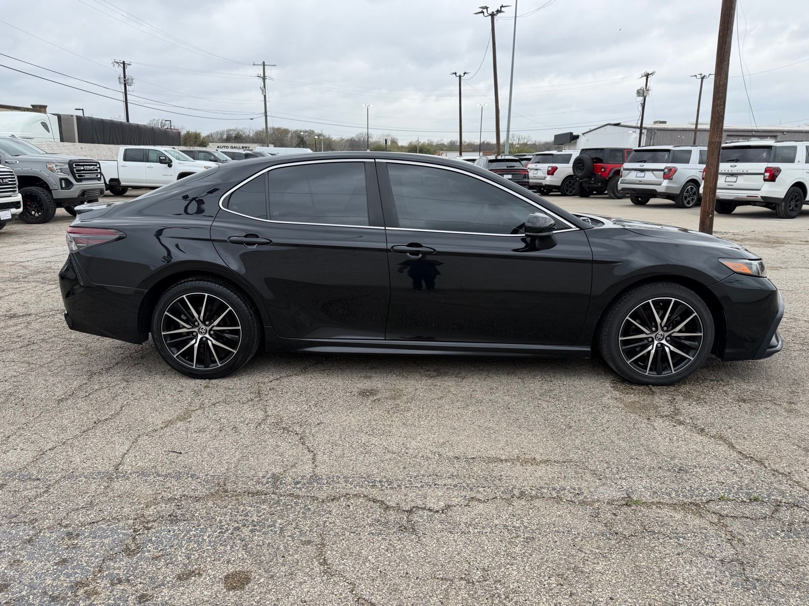 2021 Toyota Camry thumbnail 9