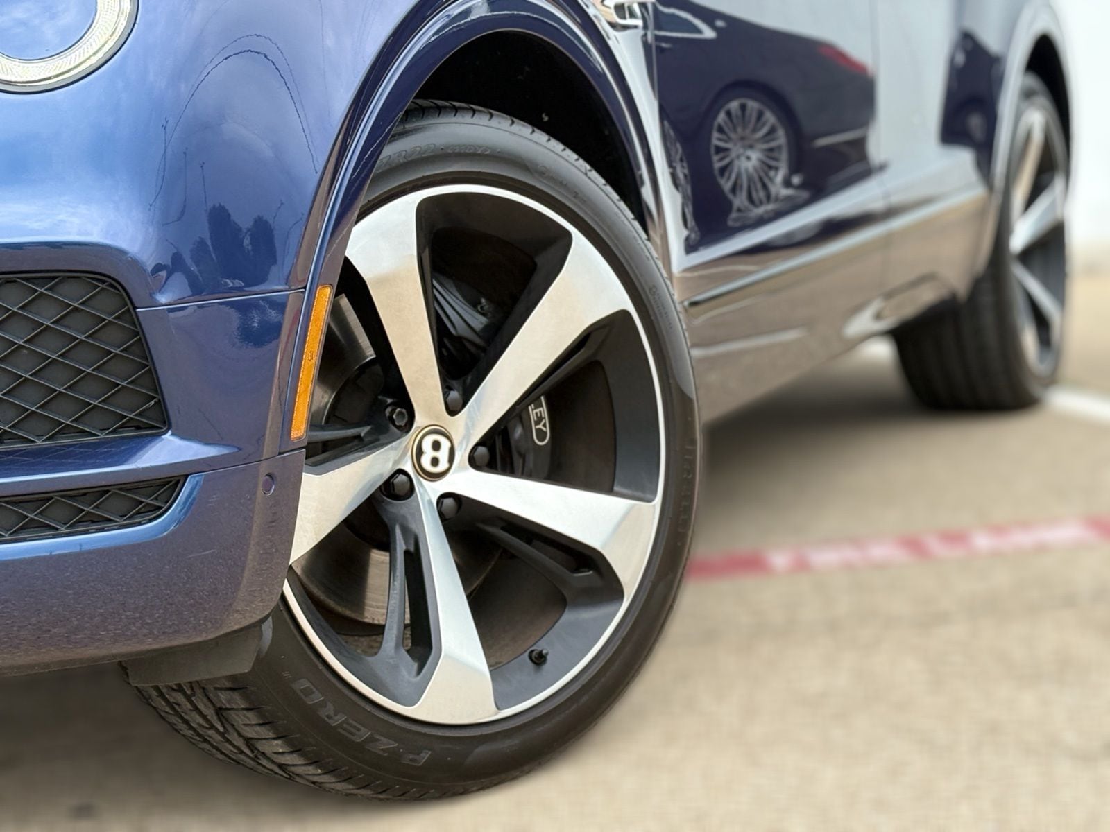 2019 Bentley Bentayga thumbnail 11