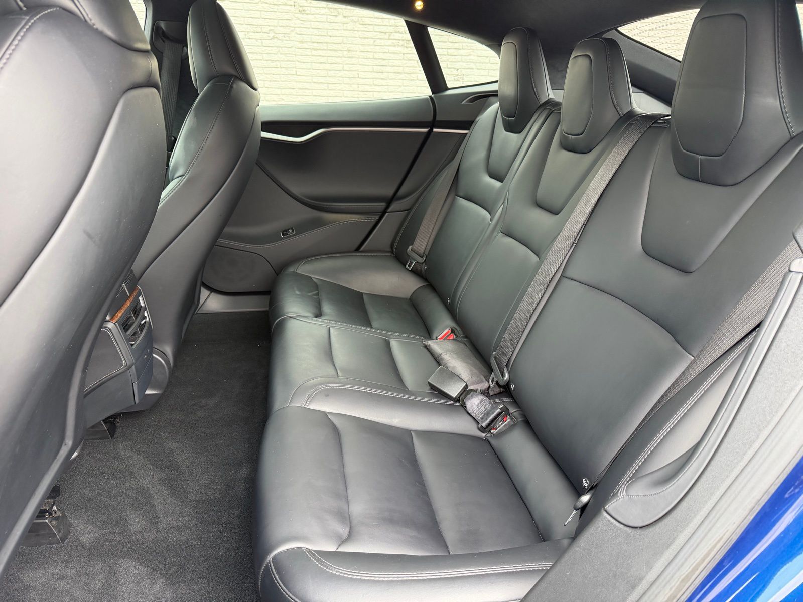 2020 Tesla Model S thumbnail 22