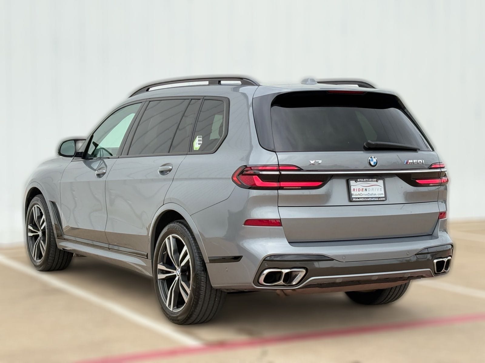 2023 BMW X7 thumbnail 7