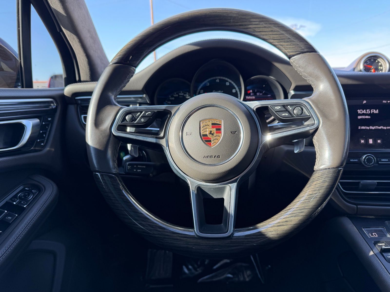 2021 Porsche Macan thumbnail 14