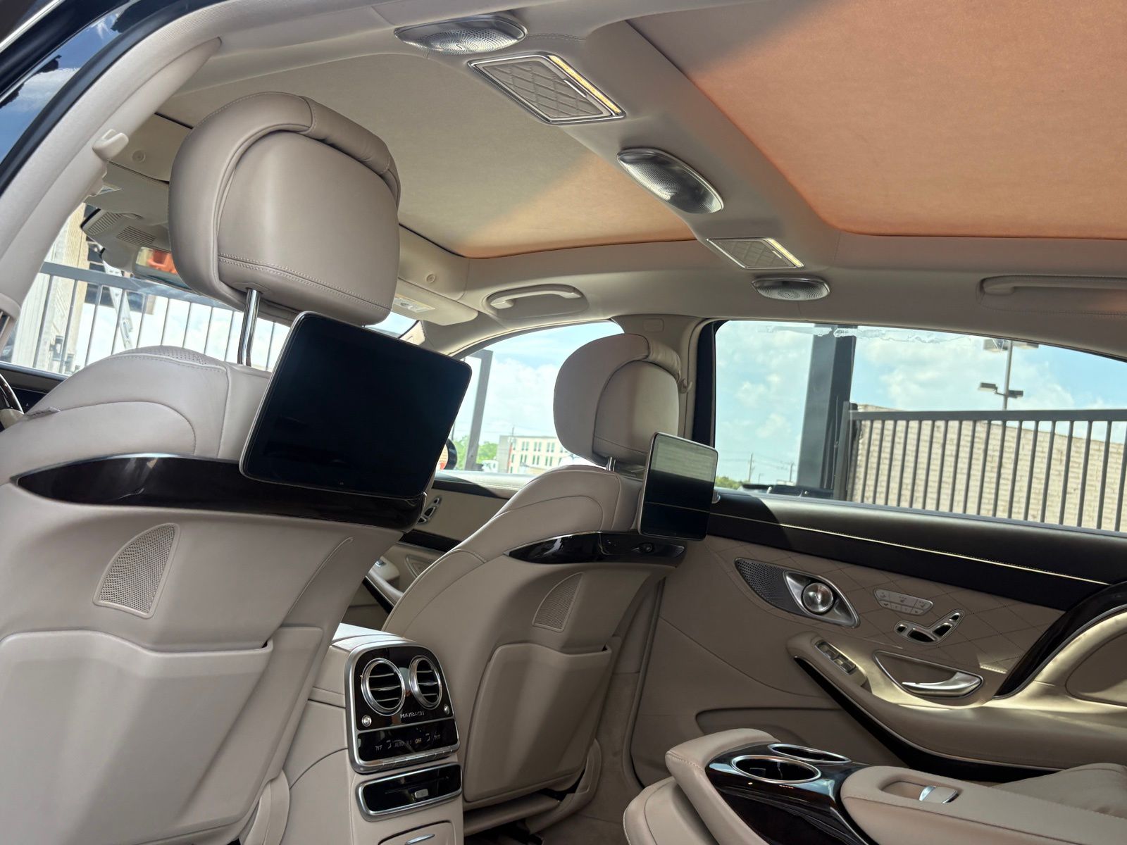 2020 Mercedes-Benz Maybach S 650 thumbnail 46