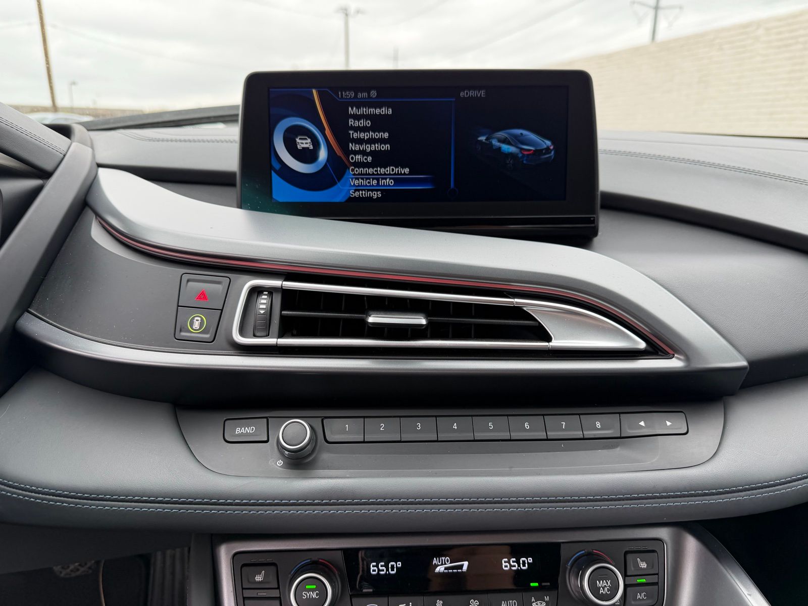 2016 BMW i8 thumbnail 16