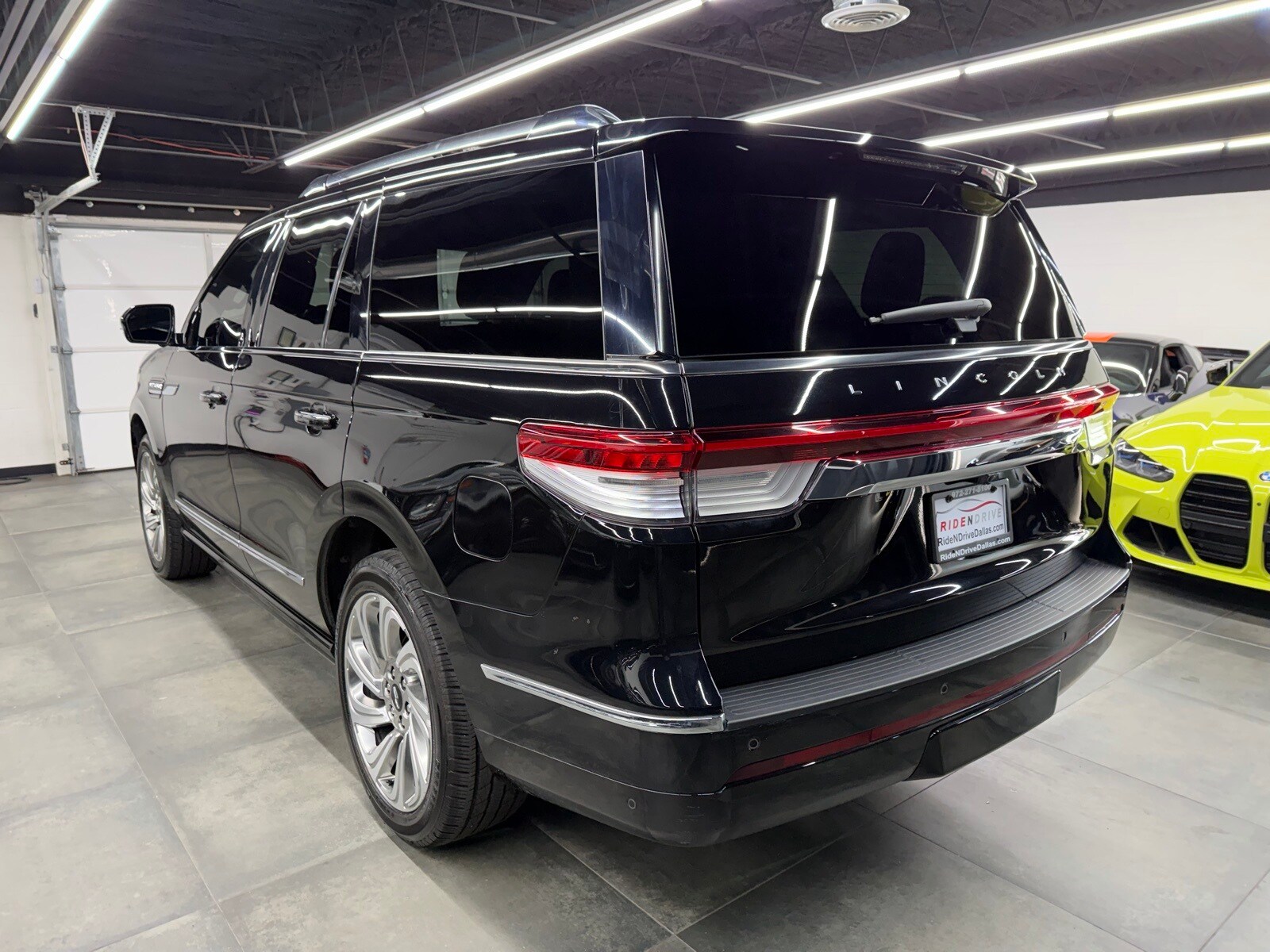 2023 Lincoln Navigator Reserve photo 3