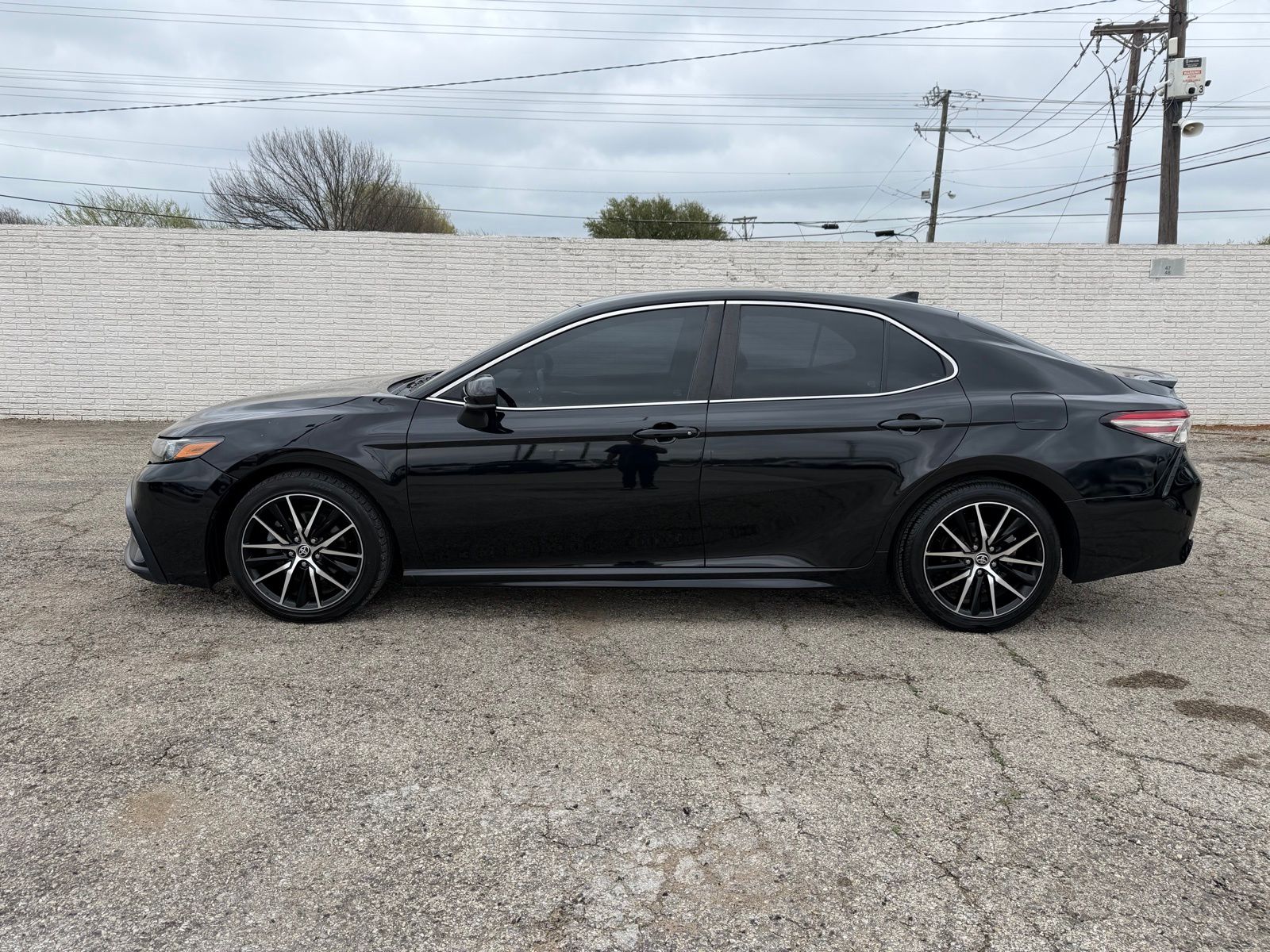2021 Toyota Camry - Image 3