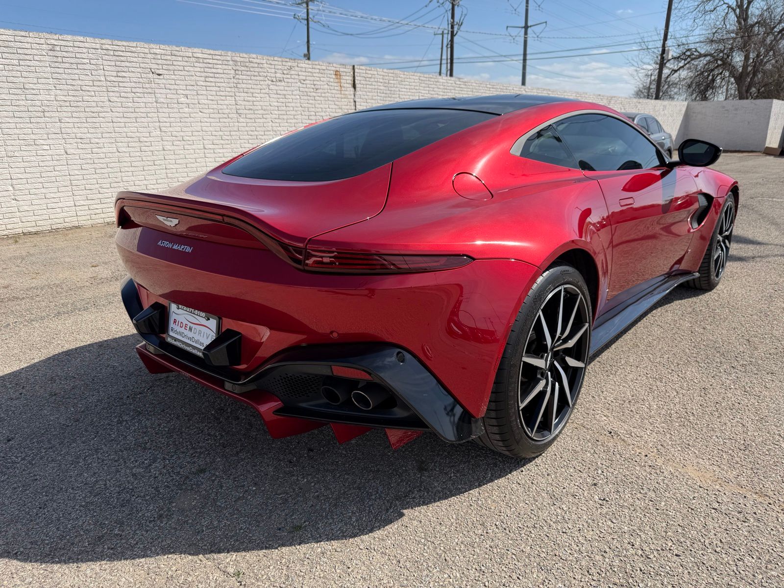 2019 Aston Martin Vantage thumbnail 8