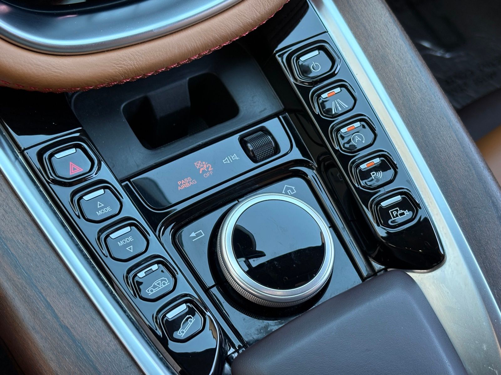 2021 Aston Martin DBX thumbnail 22