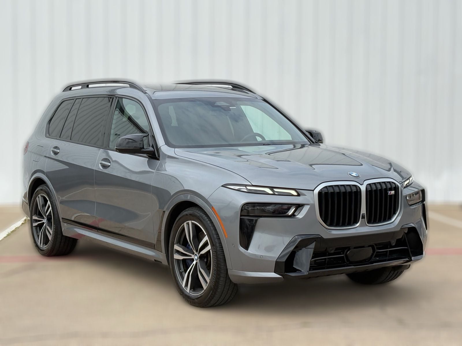 2023 BMW X7 thumbnail 6