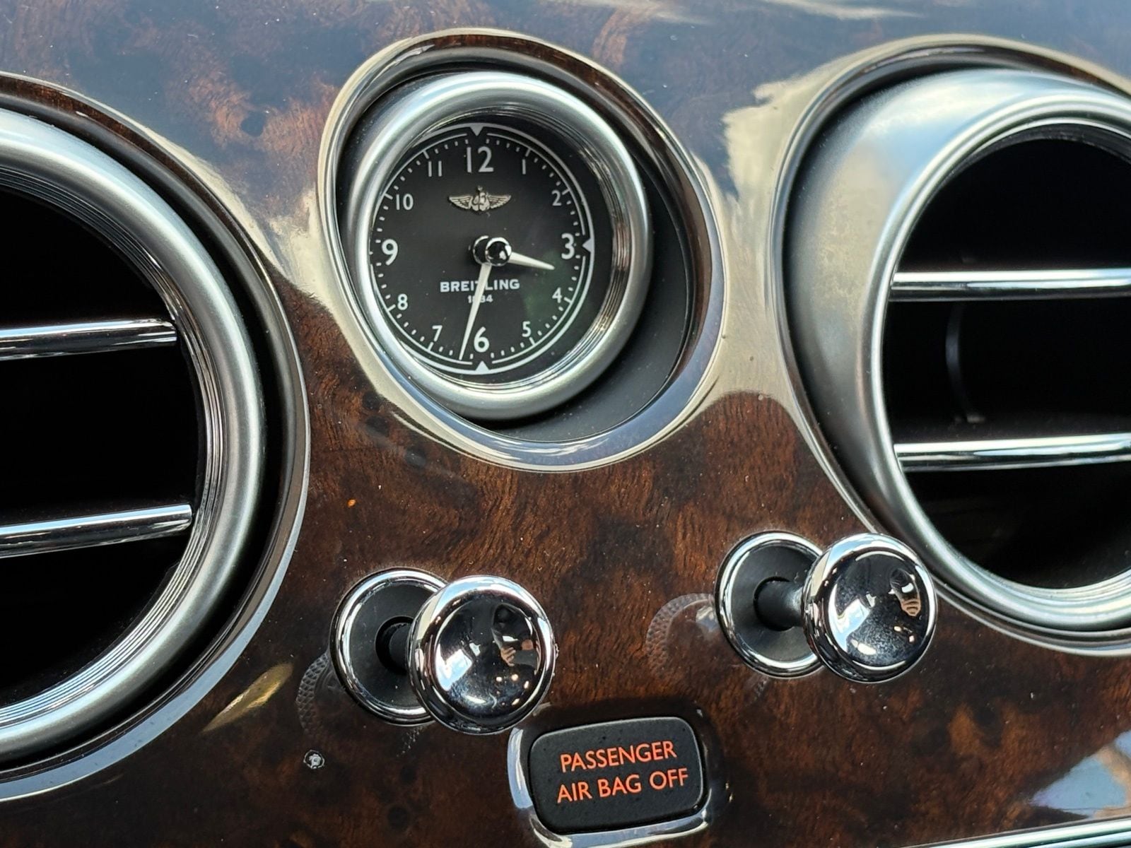 2018 Bentley Flying Spur thumbnail 30