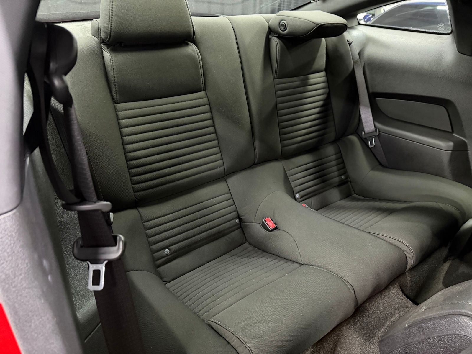 2012 Ford Mustang thumbnail 23