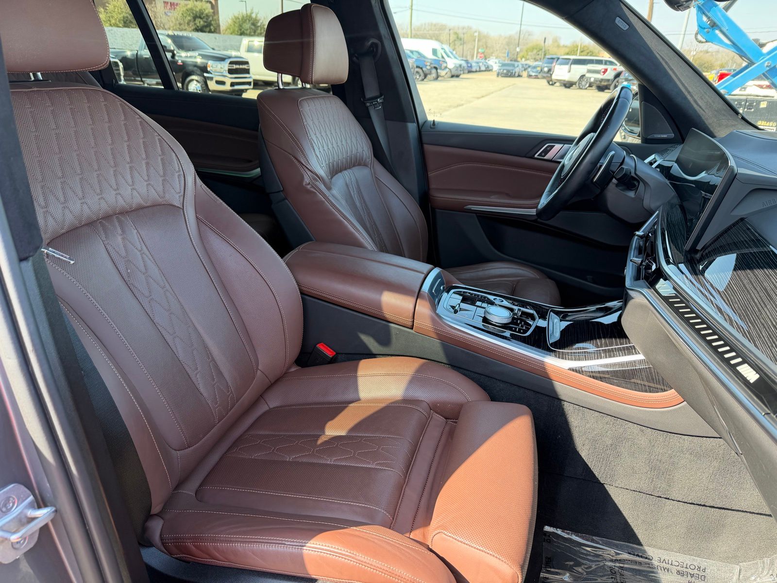 2023 BMW X7 thumbnail 26