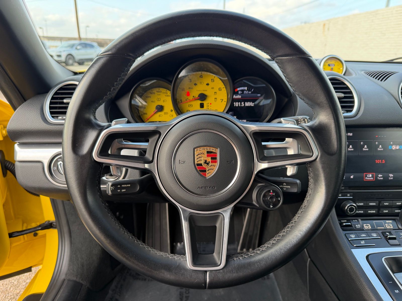 2021 Porsche 718 Boxster thumbnail 14