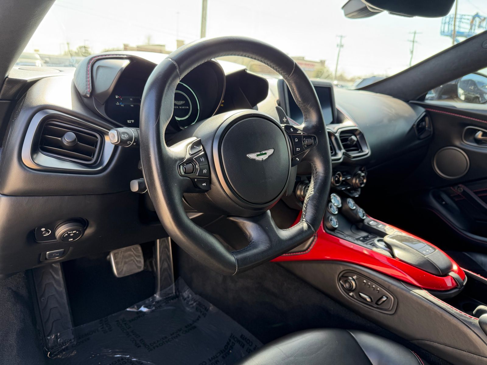 2019 Aston Martin Vantage thumbnail 18