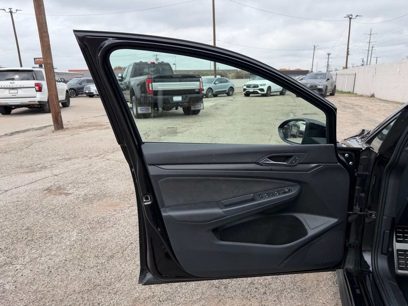 2024 Volkswagen Golf GTI thumbnail 22