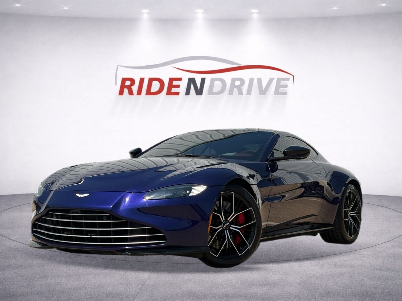 2023 Aston Martin Vantage F1's photo