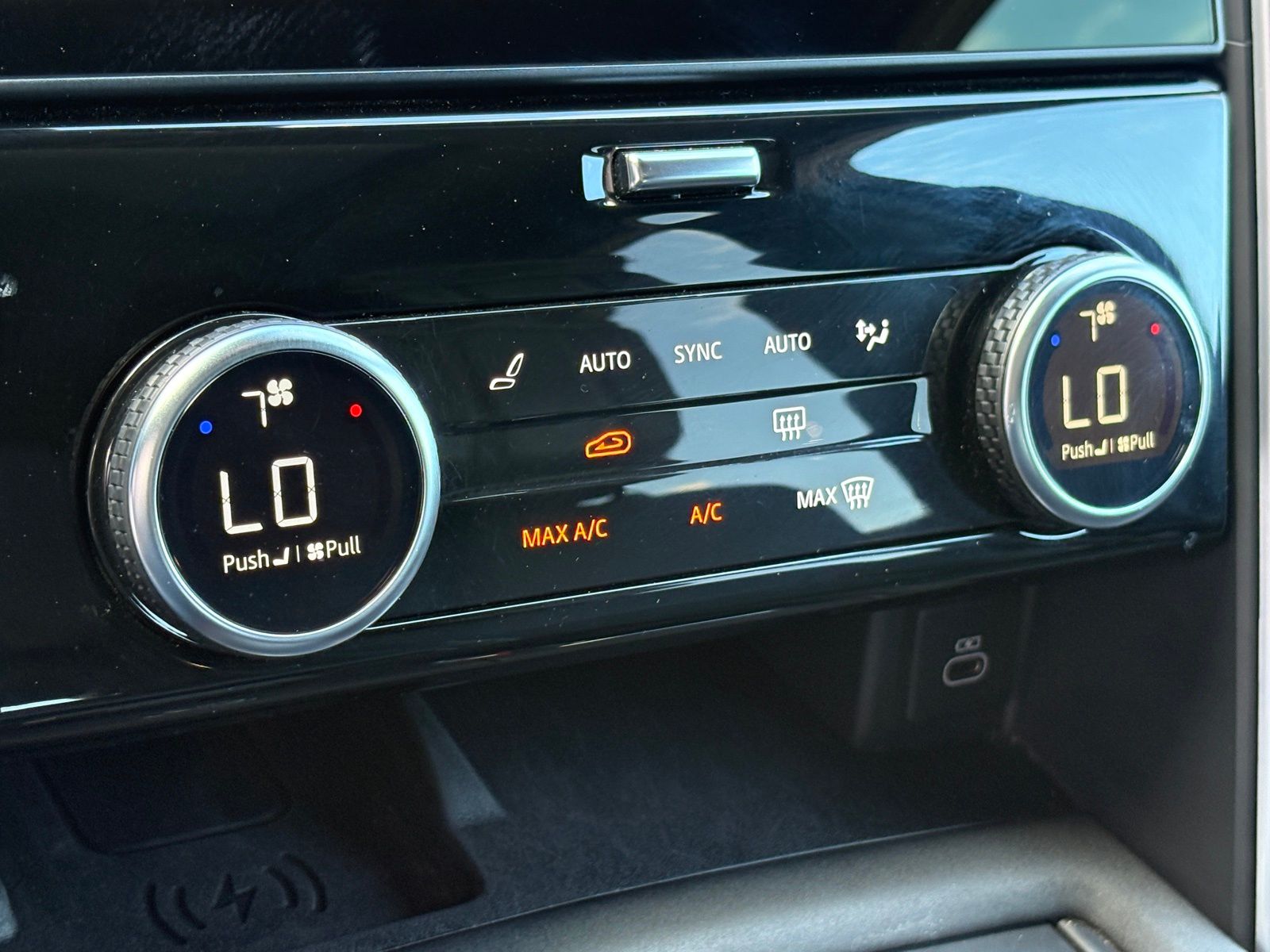2024 Land Rover Discovery Metropolitan Edition - Photo 25