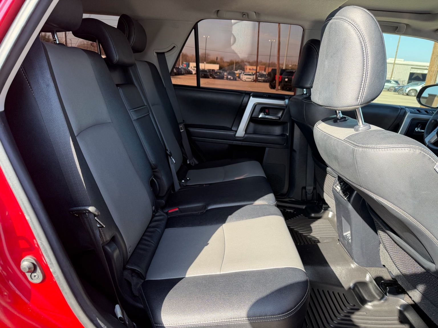 2020 Toyota 4Runner thumbnail 26