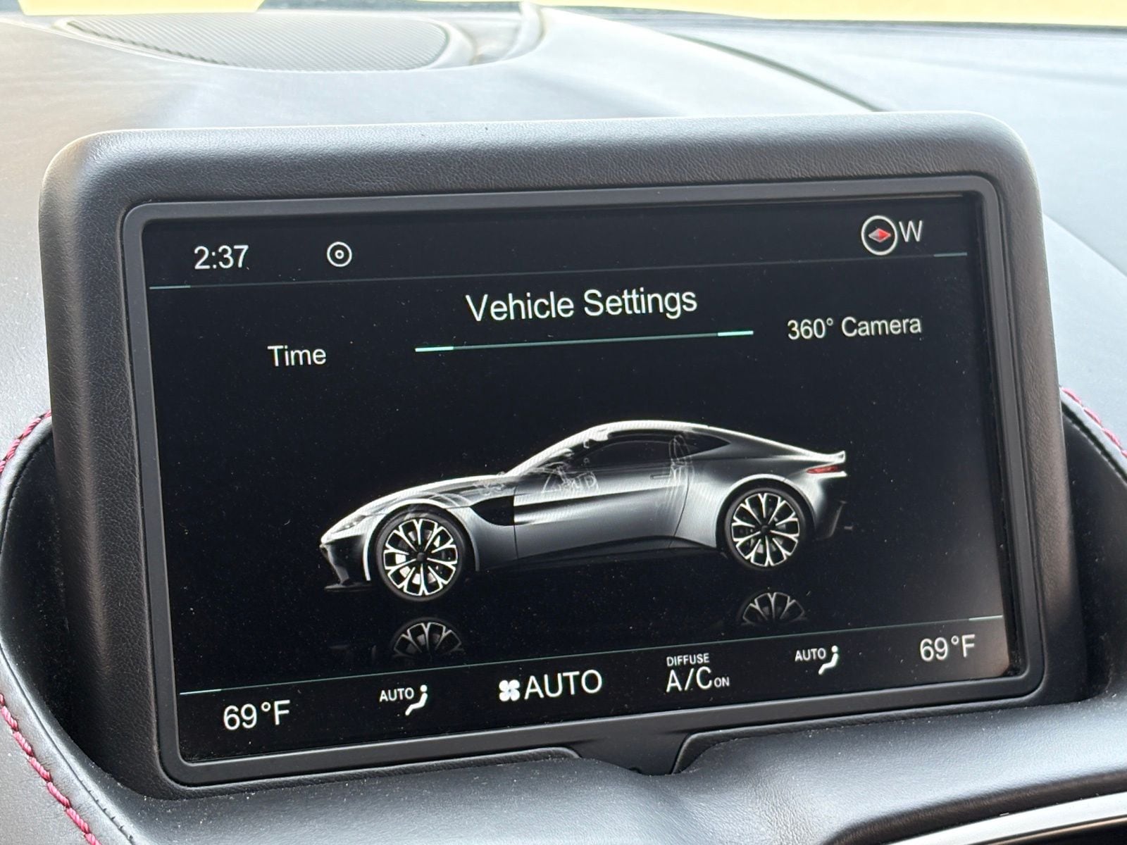 2019 Aston Martin Vantage thumbnail 28