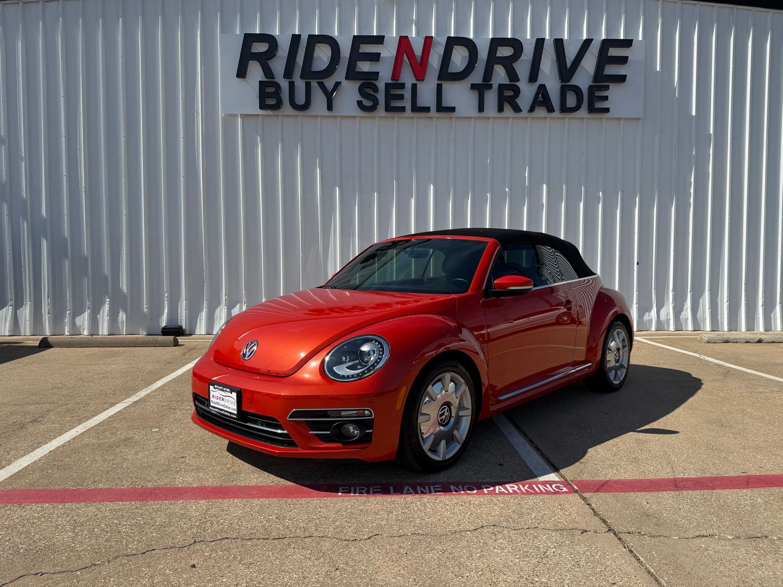 2019 Volkswagen Beetle 2.0T SE Convertible Auto's photo