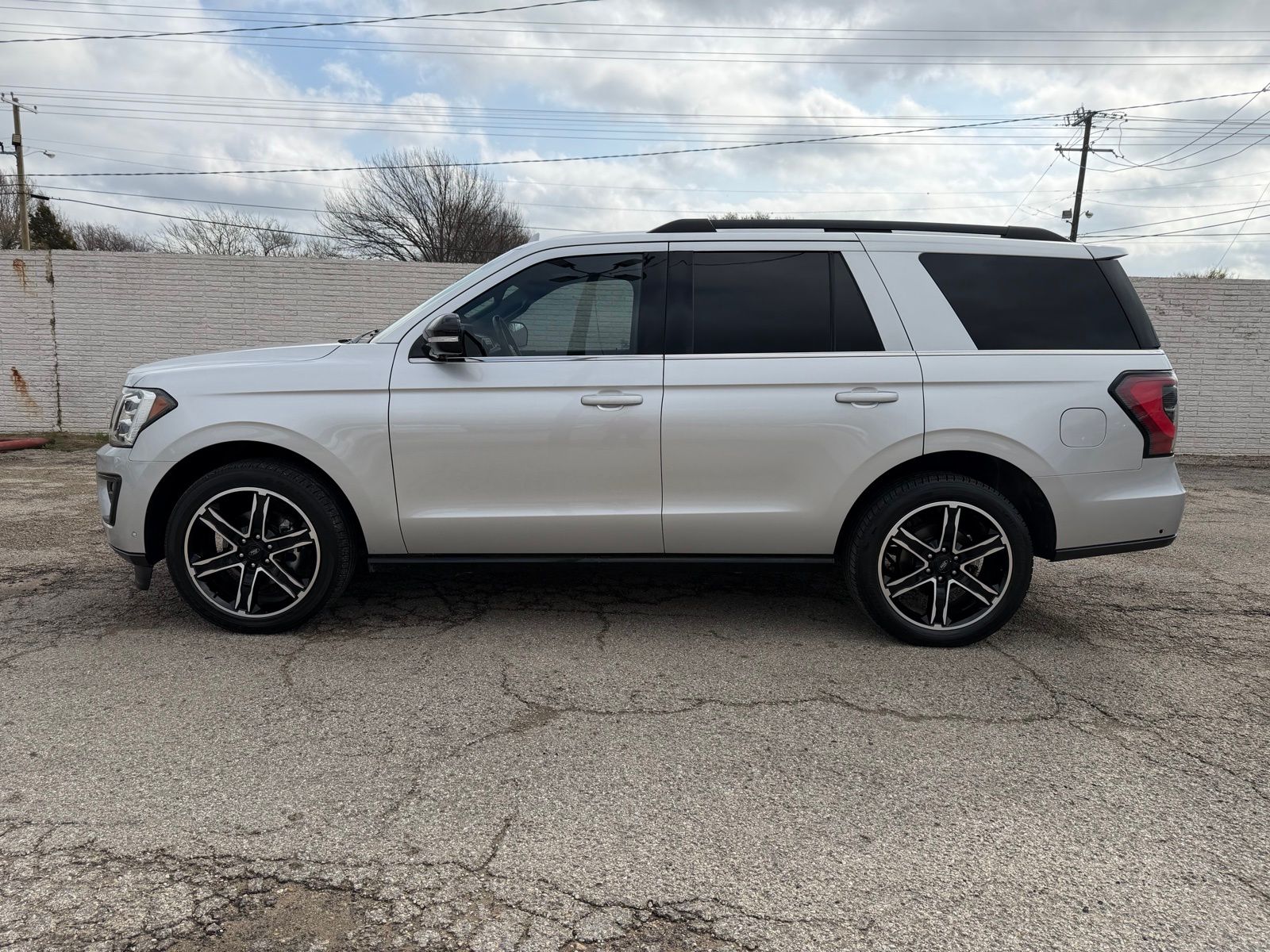 2019 Ford Expedition - Image 3