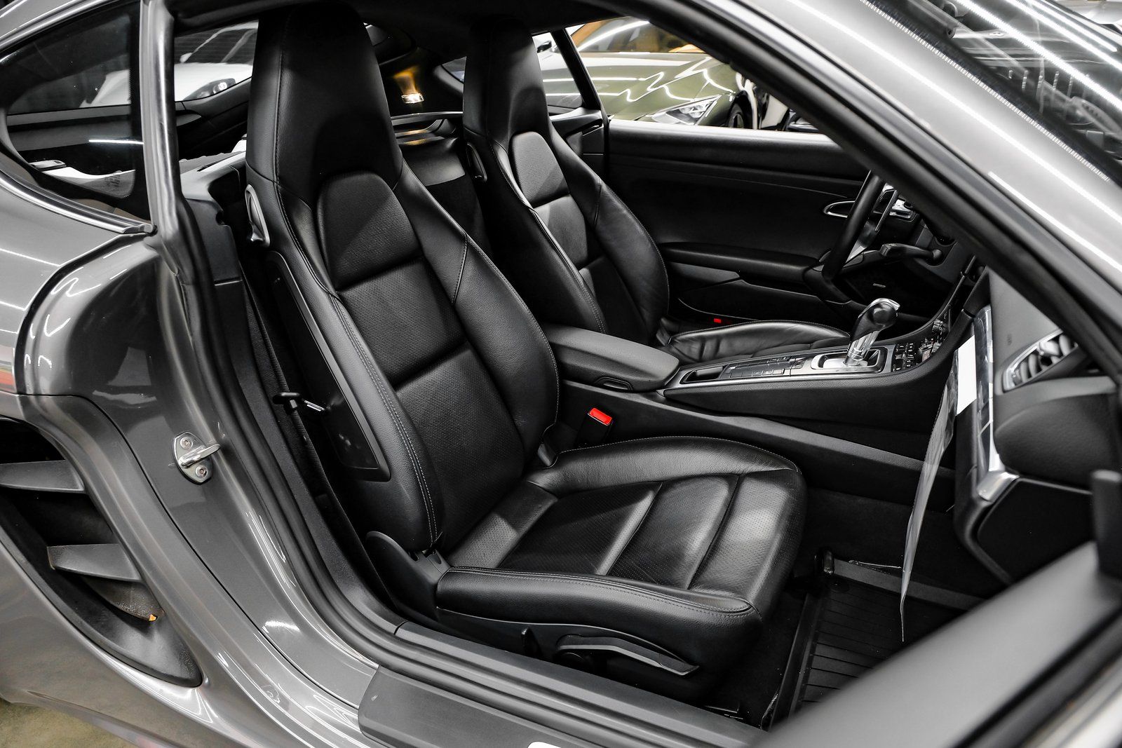 2022 Porsche 718 Cayman thumbnail 39