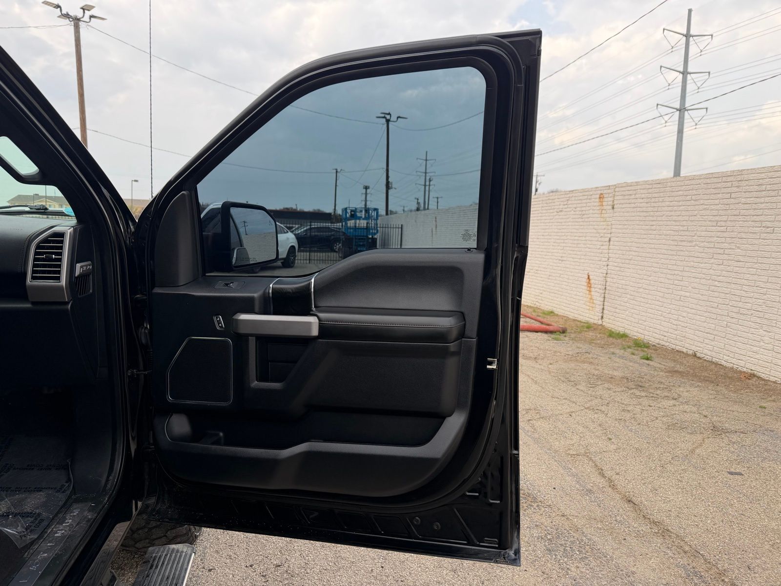 2018 Ford F-150 thumbnail 25