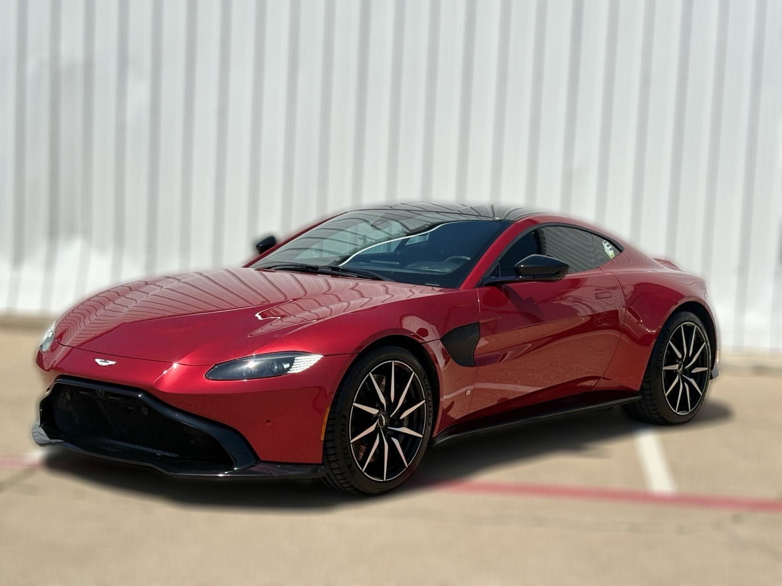 2019 Aston Martin Vantage - Image 3
