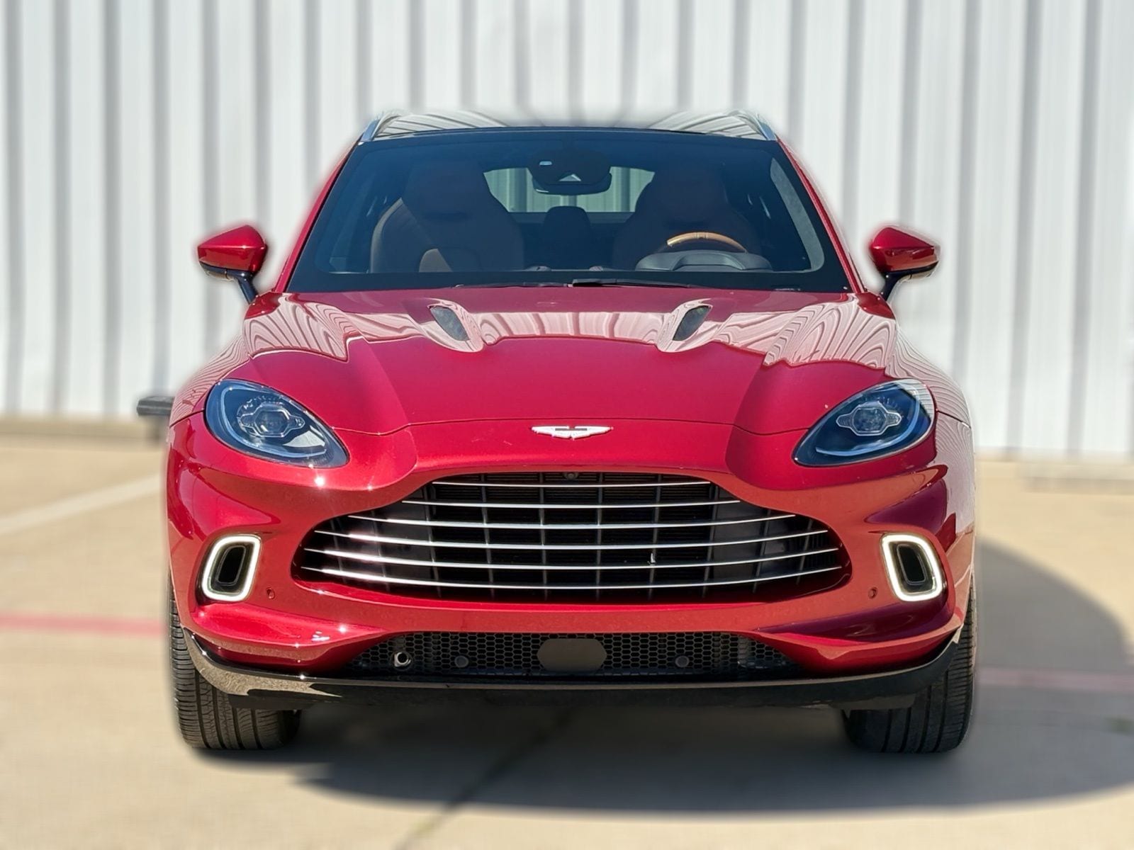 2021 Aston Martin DBX thumbnail 5
