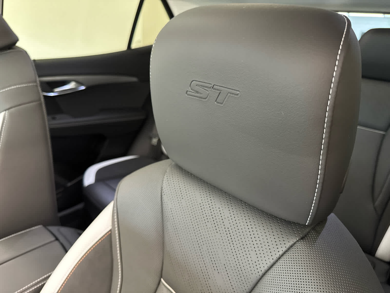 2026 Buick Envision Sport Touring - Photo 46