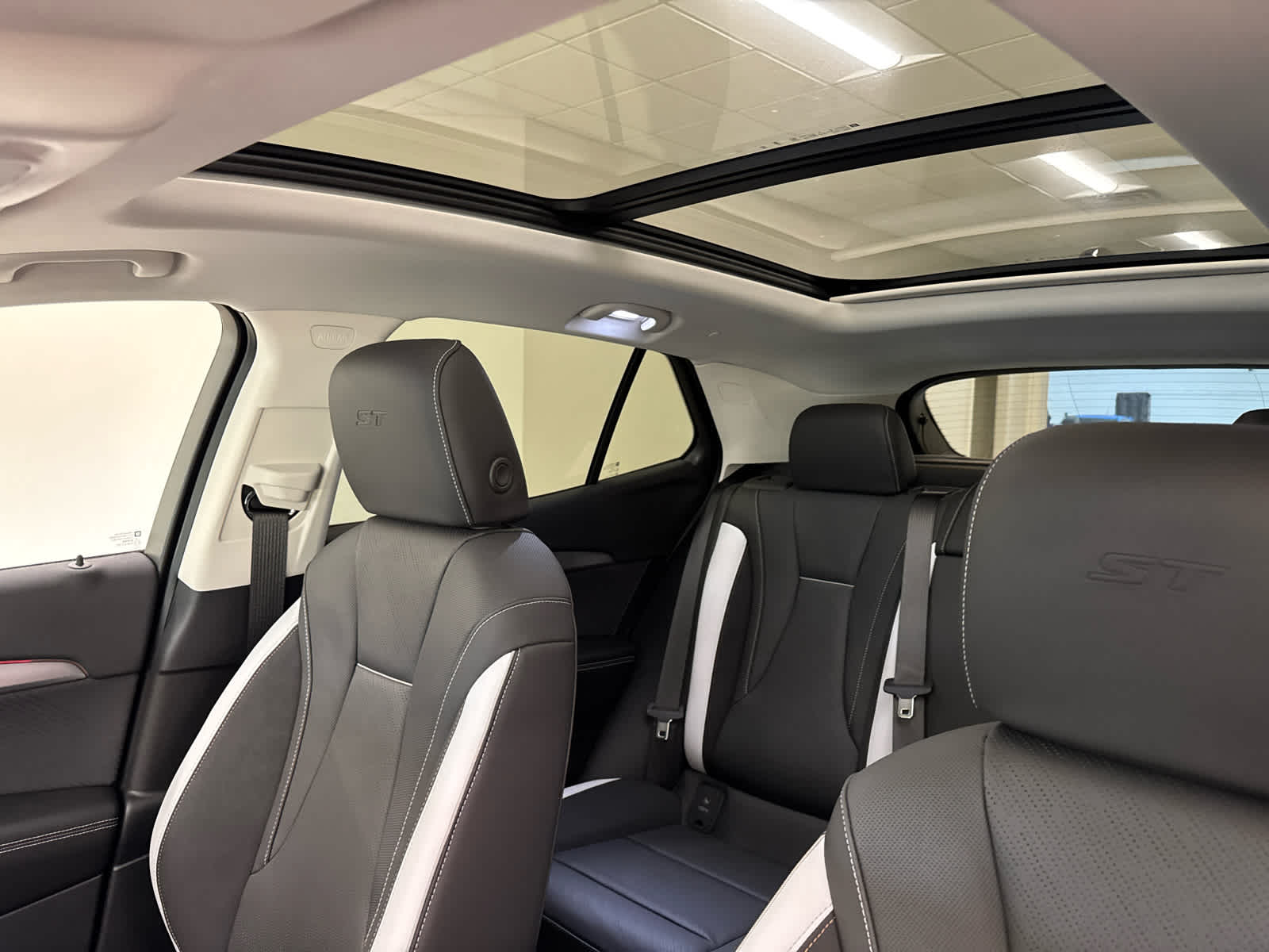 2026 Buick Envision Sport Touring - Photo 21