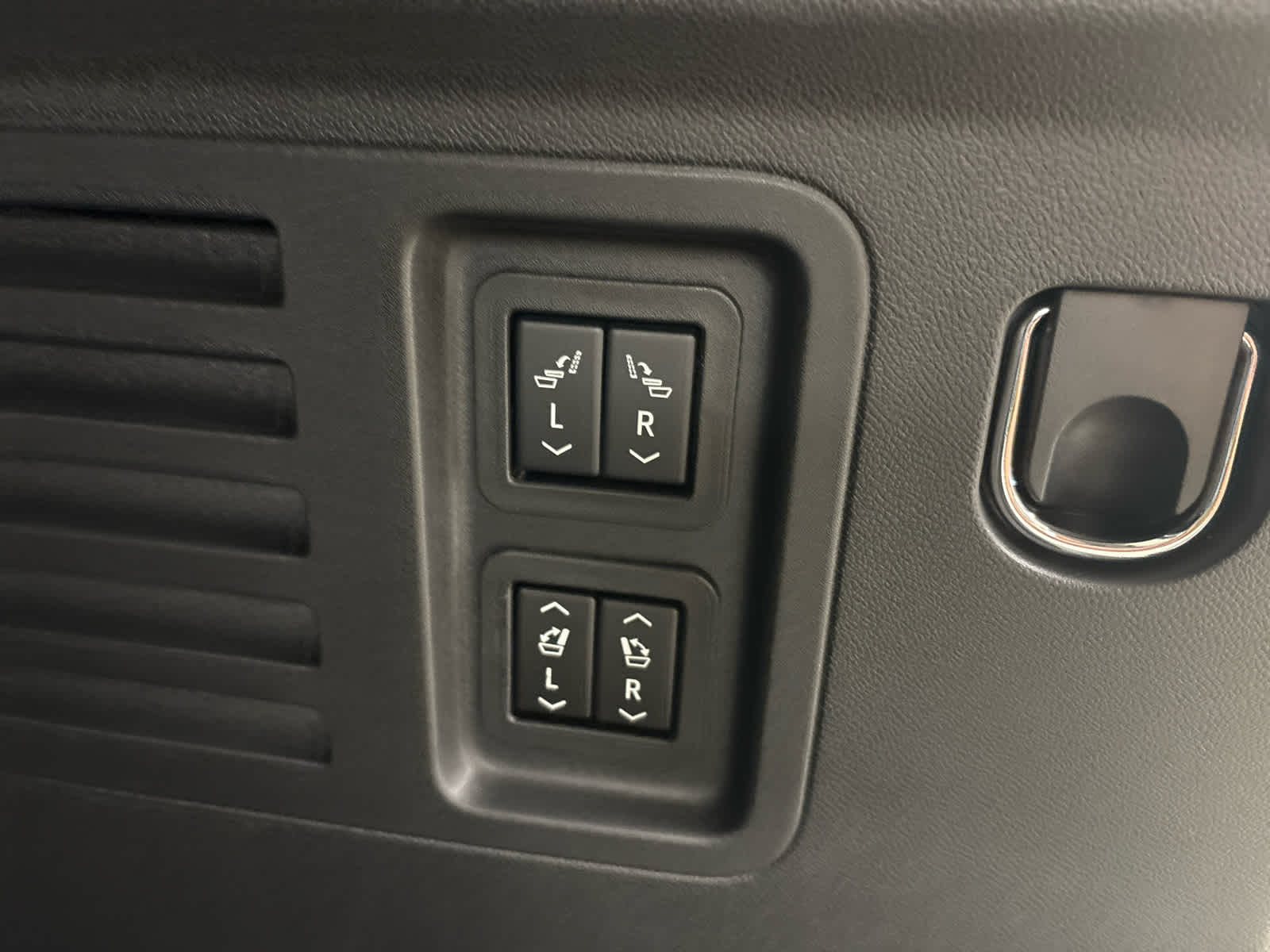 2026 Buick Enclave Preferred - Photo 12