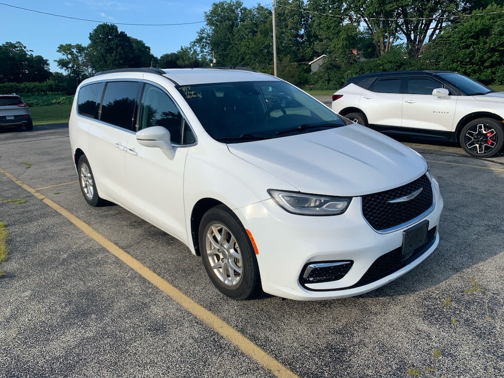 Used 2022 Chrysler Pacifica Touring L Van Passenger Van