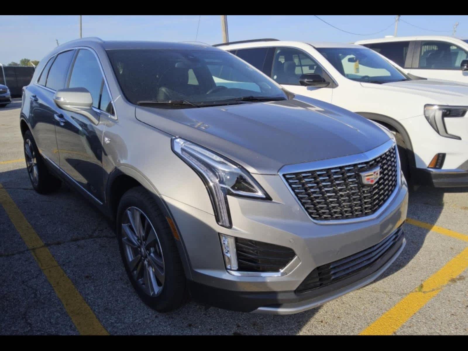 2025 Cadillac XT5 Premium Luxury photo 2