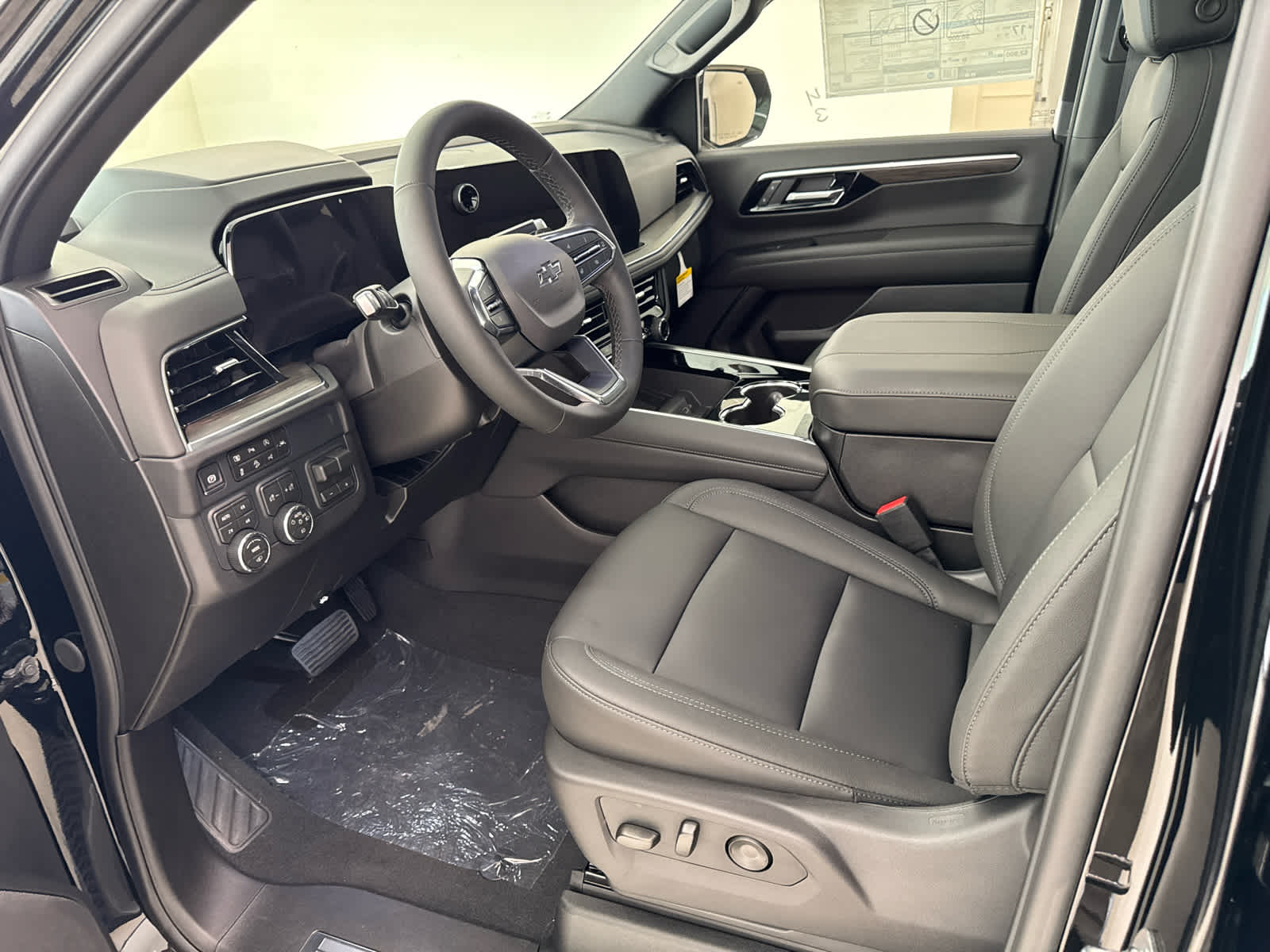 2026 Chevrolet Tahoe Z71 - Photo 14
