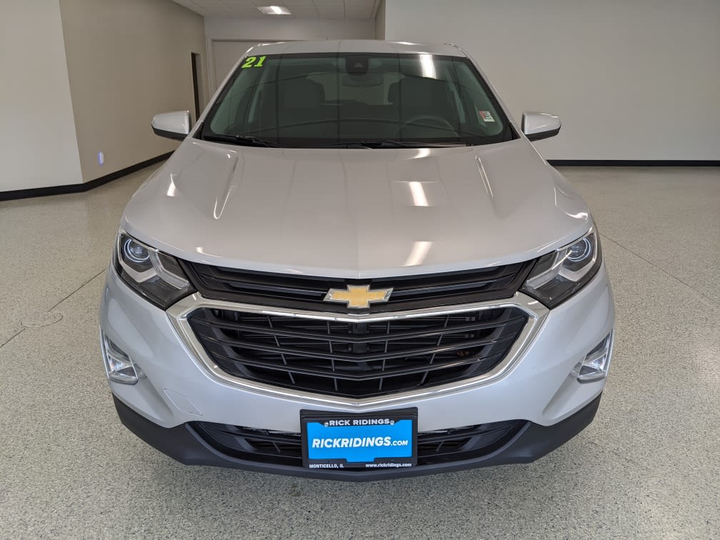 Used 2021 Chevrolet Equinox LT with VIN 2GNAXUEV1M6110538 for sale in Monticello, IL