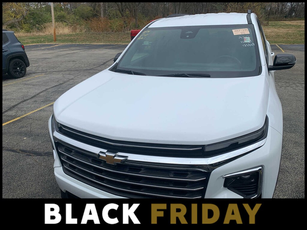 Used 2025 Chevrolet Traverse LT SUV